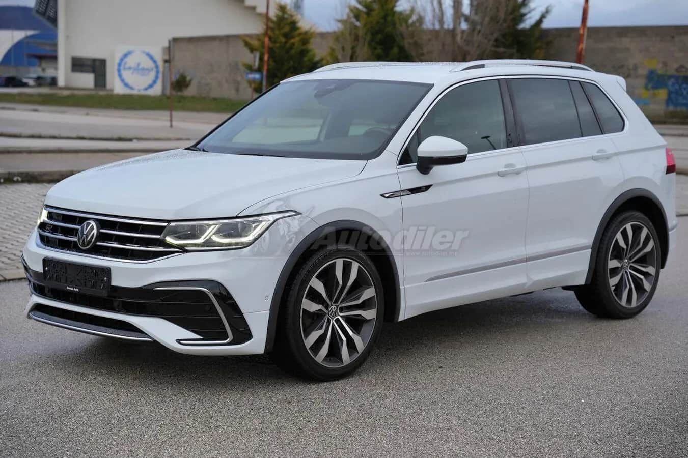 Volkswagen - Tiguan - 3xR-LINE DSG 4MOTION