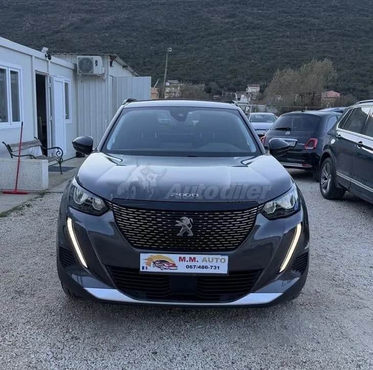 Peugeot - 2008 - 1.5 HDI ALLURE 04/2022g AUTOMATIK