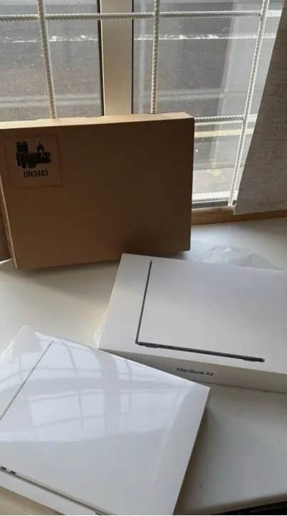 Apple Apple MacBook Air MLY43LL/A